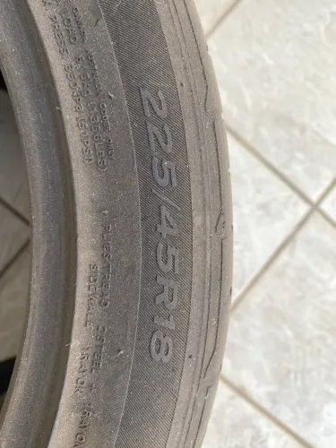 Pneu para carro