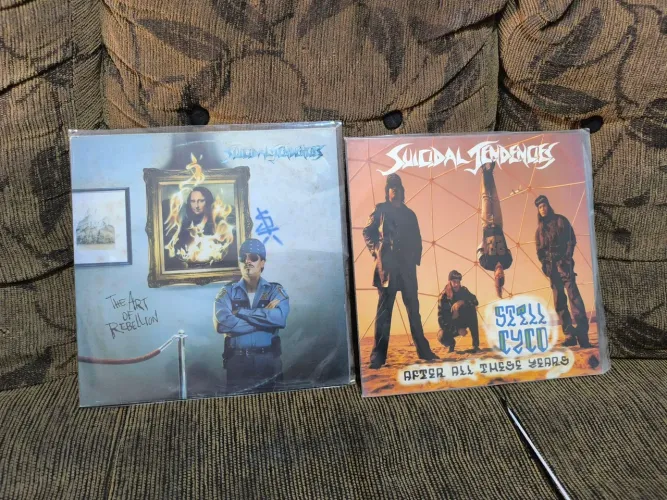 2 LPs Suicidal Tendencies