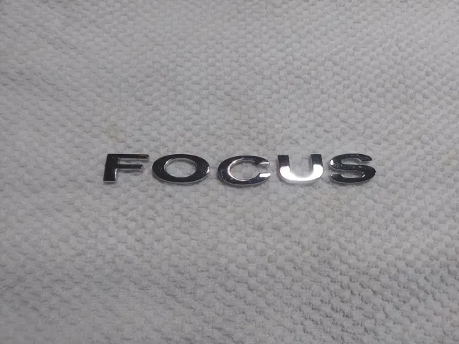 Emblema letreiro Ford Focus 2012 (Original)