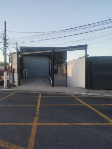Galpão na Avenida Doutor Assis Ribeiro, 8984 1000 m²