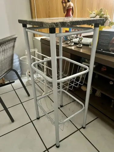 Fruteira de Chão com Tampo de Granito - Super Conservada (Retirada)