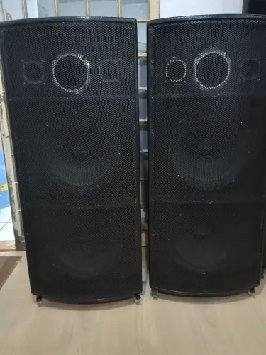 Caixas de Som Profissionais, Para Uso em Festas e Residenciais.