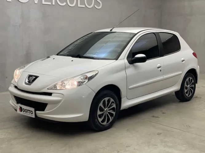 Peugeot 207 Active 1.4 Flex 8V 5P 2014
