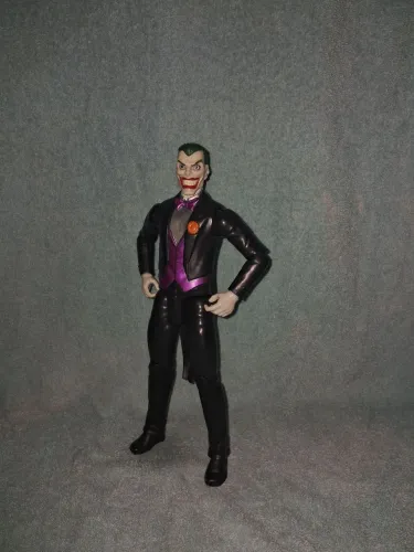 Boneco Coringa 30cm Batman Missions DC Comics Articulado