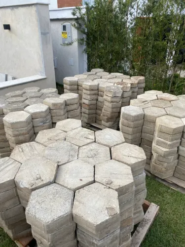 110m2 de Bloquetes sextavados 8cm