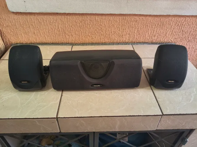 Caixa de som home theater Philips 