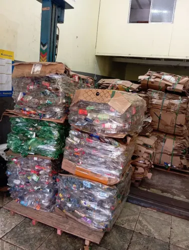 Prensa Hidráulica para Reciclagem 