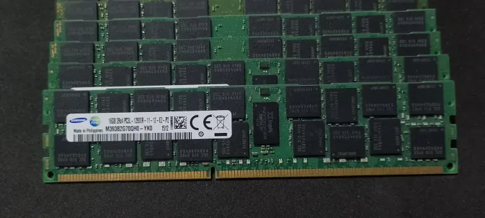 Memória RAM DDR3 16 GB Samsung 12800R 1600 MHz