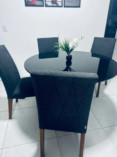 conjunto de mesa e 5 cadeiras