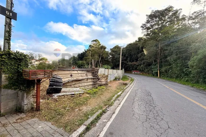 Terreno a venda com 250m² na Vila Suissa em Ribeirão Pires, SP