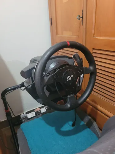 Volante t500 rs thrustmaster +banco e suporte pro volante OBS: apenas volante e pedal 2500