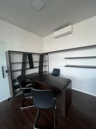 MÓVEIS DE ESCRITÓRIO
