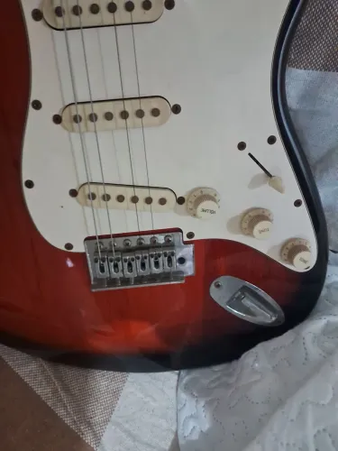 Guitarra Strato Stinger