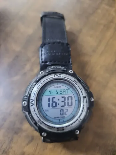 Relogio casio bússola altímeter barômetro 