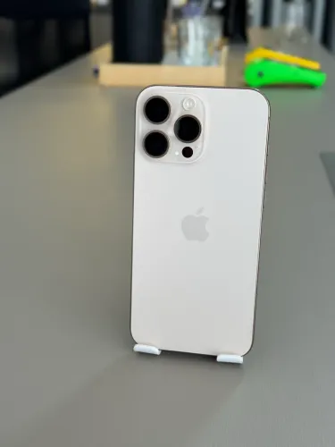 iPhone 16 Pro Max 256 gigas semi novo