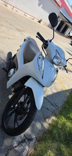 Vendo Honda Biz 2025/2025 Com apenas 3.500KM Muito Nova