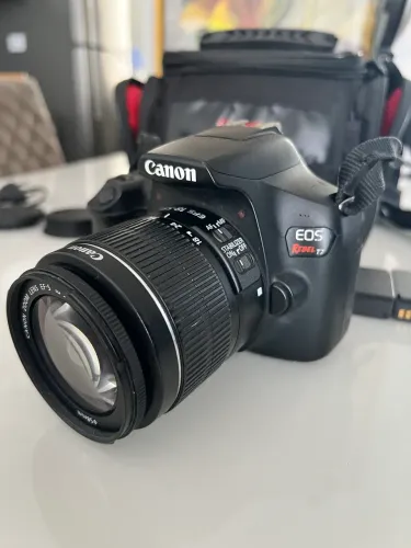 Cânon Rebel T7