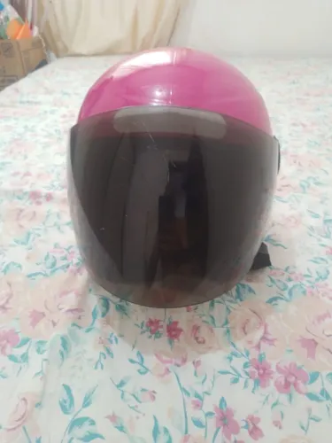 Capacete estado de novo