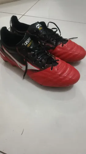 Chuteira Mizuno campo