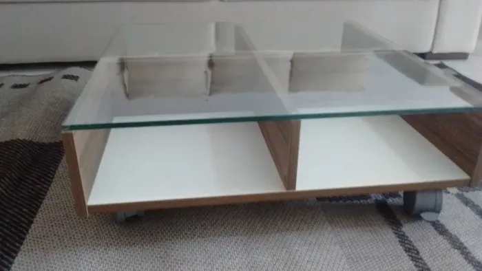 Mesa de centro com tampo de vidro - Tok Stok