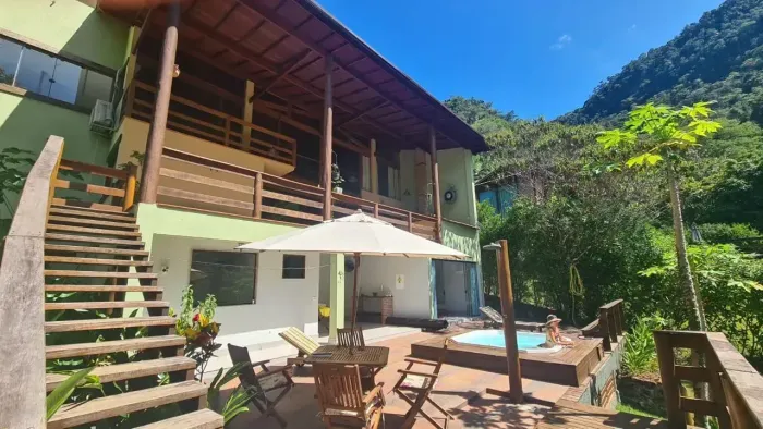 Casa Paradisíaca no Condomínio Rio da Montanha Biriricas  Domingos Martins/ES
