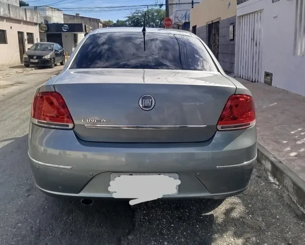 Fiat Linea Essence Dualogic 1.8 Flex 16V 4P 2012