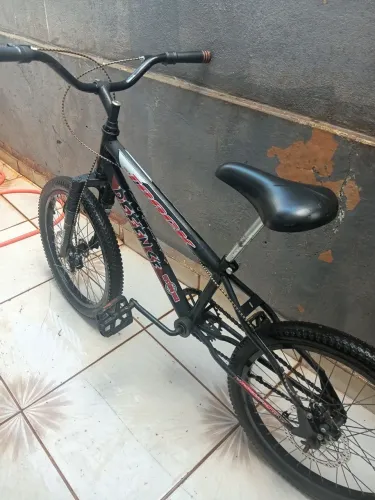 Bicicleta track