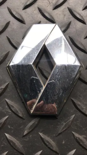 Renault sandero antigo emblema tampa de mala.