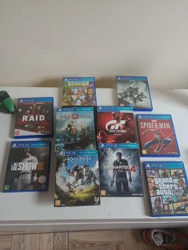 Console Play 4, completo com 2 controles 16 jogos  e caixa 