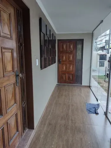 Maceno - casa com 03 dormitórios/ 02 com armários 02 salas garagem para alugar
