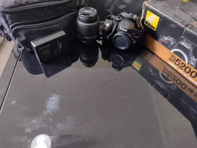 NIKON D5200