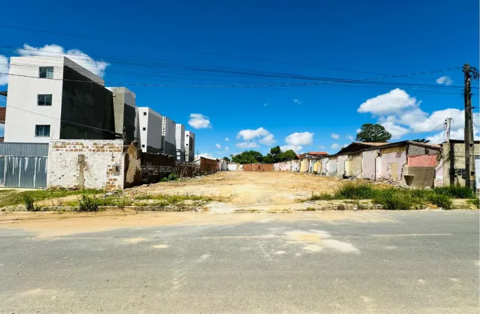 Terreno 20x50 1000 metros, Bairro terras do remanso, rua asfaltada próximo a Av Brumado