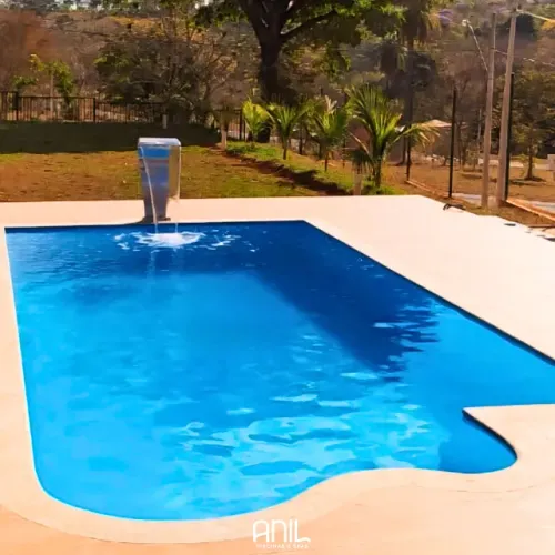 Piscina grande 7 metros com escada e bancos fábrica entrega em Minas Gerais 