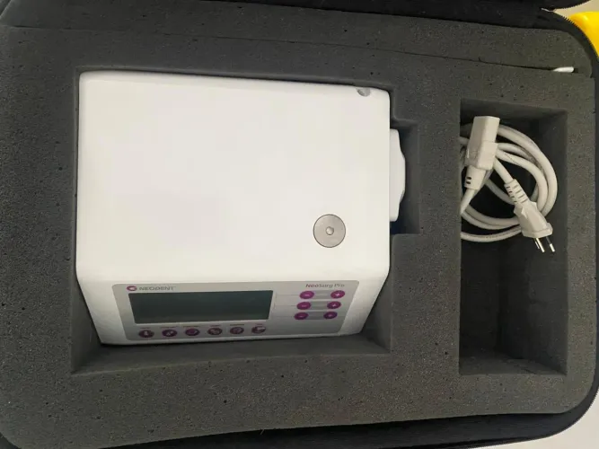 VENDO MOTOR E ITENS DE IMPLANTE DENTÁRIO.