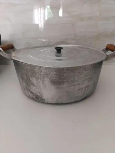 Panela de Alumínio fundido com Tampa