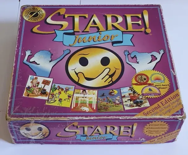 Jogo Stare Junior (em inglês)