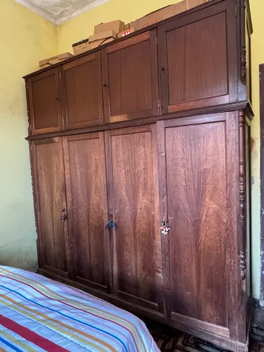 Guarda roupa madeira maciça
