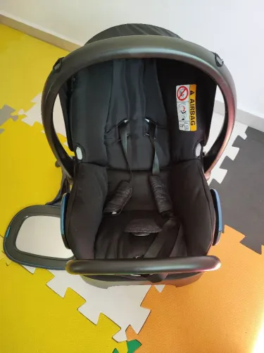 Bebê conforto Maxi Cosi Citi + espelho Buba