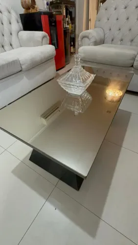Mesa de centro espelhada - Moderna e elegante