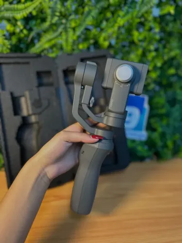 Osmo Mobile 2 Estabilizador DJI para smartphone  Cinza grafite Bateria em ótimo estado Com