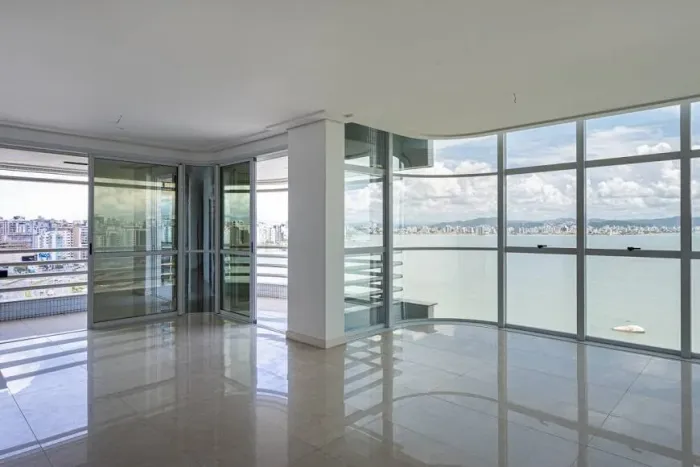 Apartamento à venda, 4 dormitórios sendo 4 Suítes, 3 vagas, Vista Mar, Beira Mar, Florianó