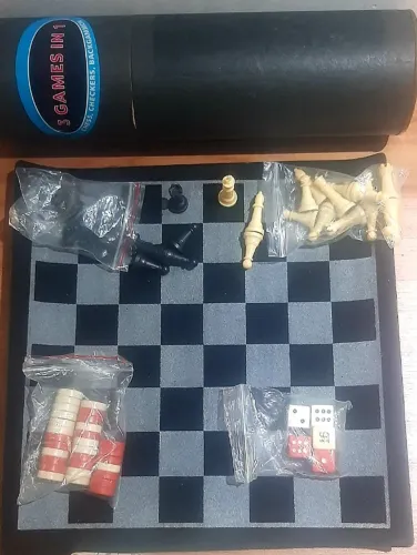 Jogo de Tabuleiro para Viagem / Xadrez / Damas / Gamão