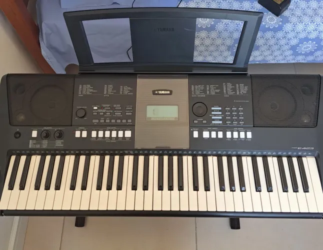 Teclado Yamaha  psr-E423