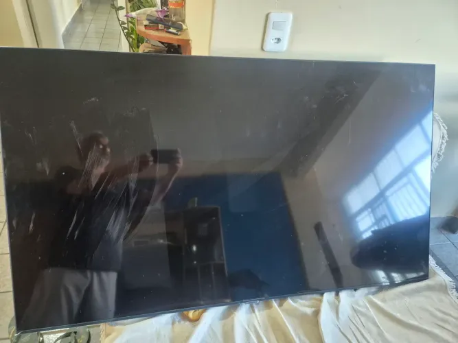 Televisor (Tela Trincada)