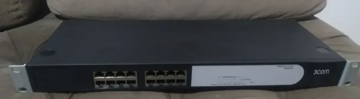 Switch 16 portas - Gigabit - 3COM Baseline 2816 - Preto / Cinza 3CBLUG16A