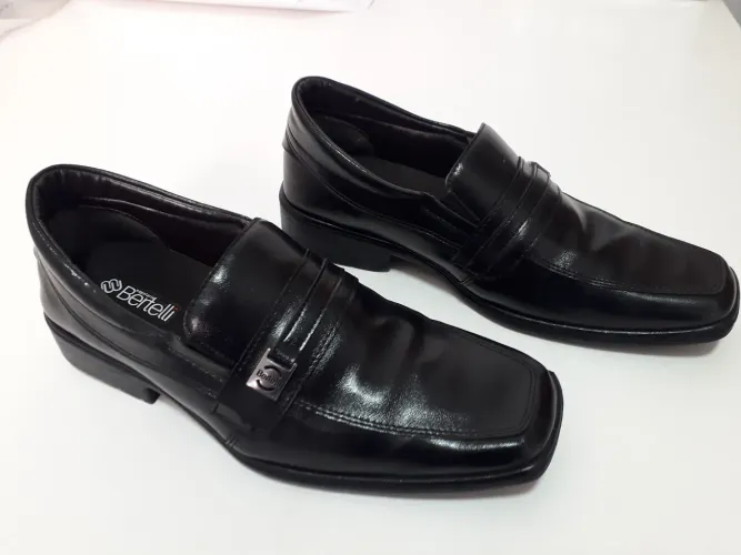 Sapatos Sociais Bertelli - Elegância em Preto