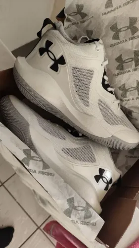 Tênis Under Armour Basketball Branco