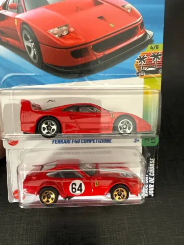 Hot Wheels Ferrari F40 e Ferrari 365 competizione