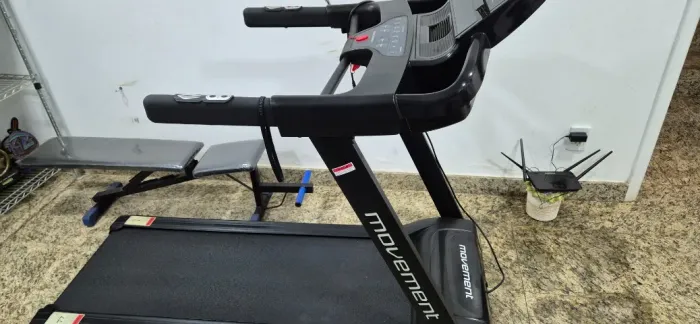 Esteira Ergométrica Movement R-4 (2.0 HP)  até 14 km/hr - NÃO TROCO POR NADA NO PLANETA
