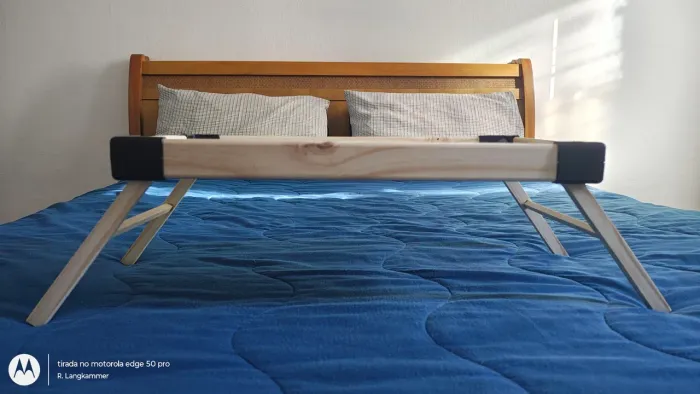 Mesa de Cama Dobrável - Conforto e Praticidade